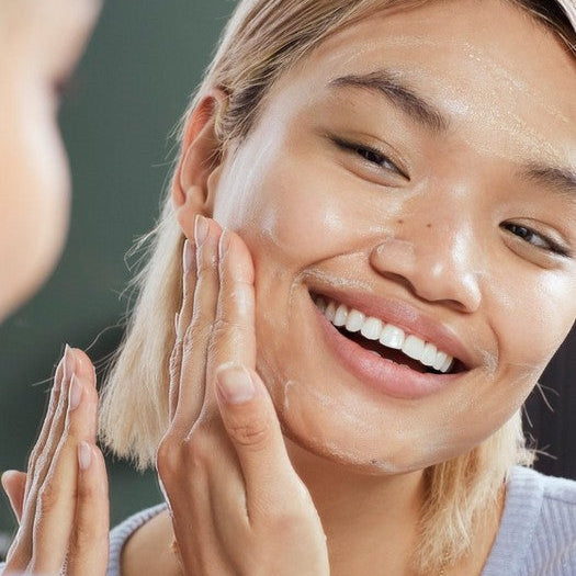 The Body Shop Vitamin C Glow Cleansing Polish